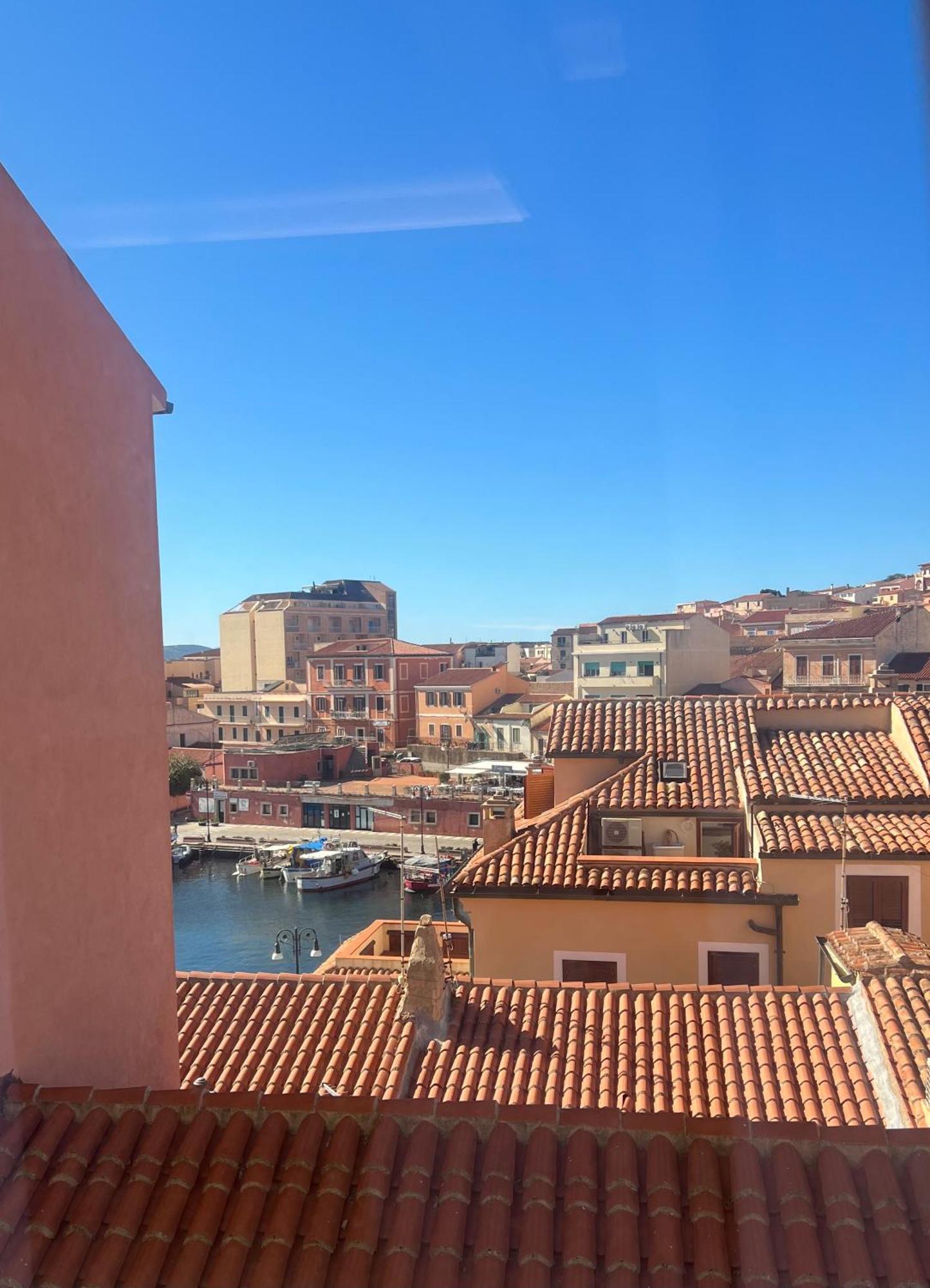 Maison Madeleine La Maddalena  Esterno foto
